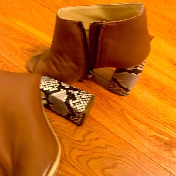 Genuine Italian leather block heel shoes - Picture 1 of 6